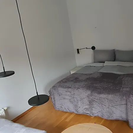 Kueueni Str Center *