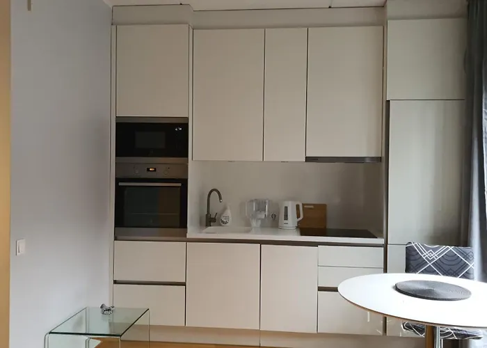 Apartment Kueueni Str Center *